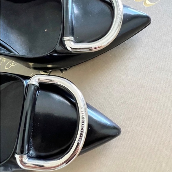 Burberry buckle heels - Picture 3 of 4